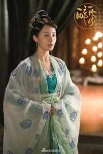 刘诗诗醉玲珑图片,刘诗诗演绎古典美，穿越时空的绝美邂逅